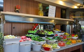 Numa Port Hotel